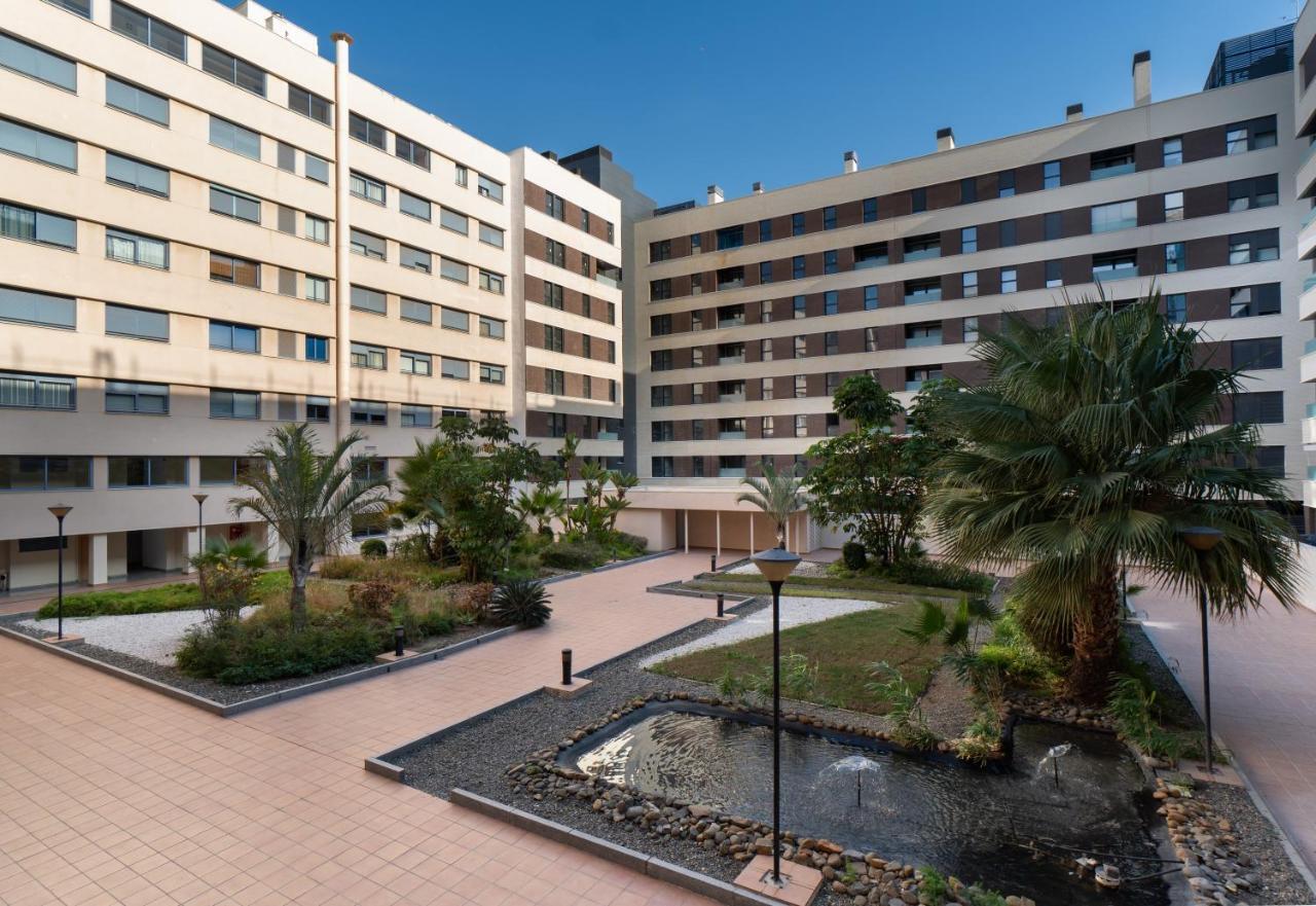 Malaga Centro Maria Zambrano Apartment Exterior photo